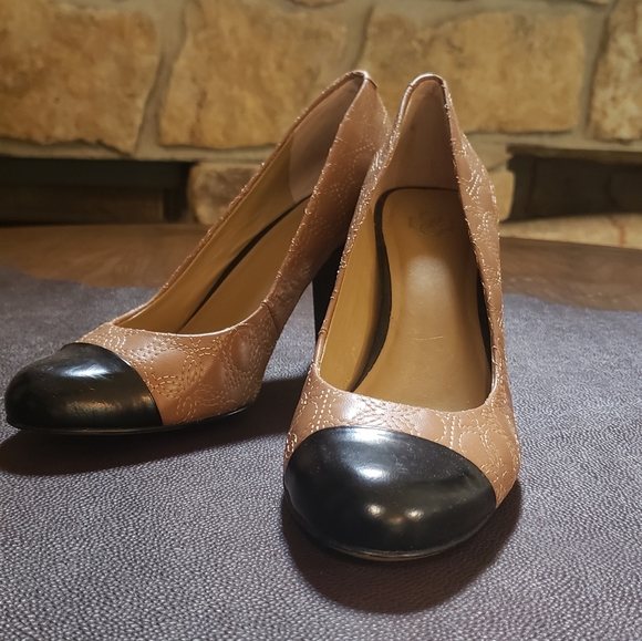 Ann tyler - Picture 1 of 2